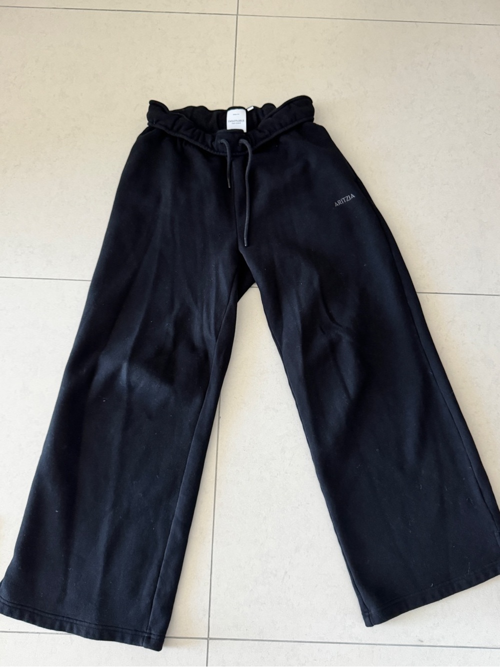ARITZIA SWEAT PANTS